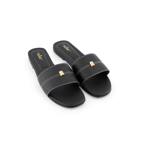 Sandals w/ Stitching in Black