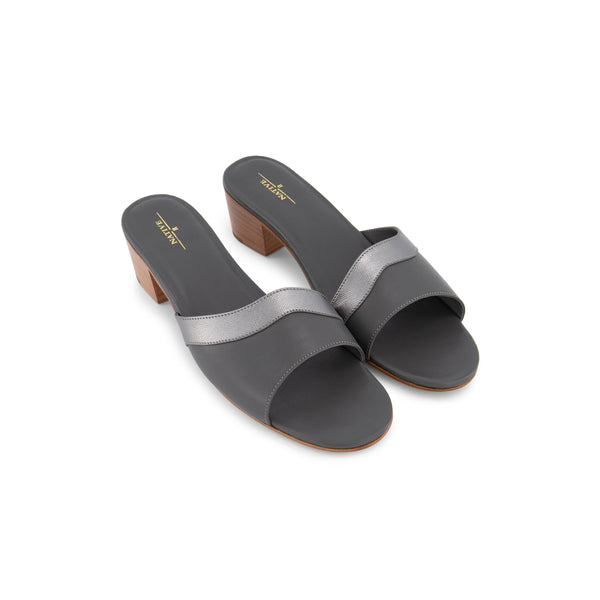 Wavy Sandals in Grey w/ Metallic Silver