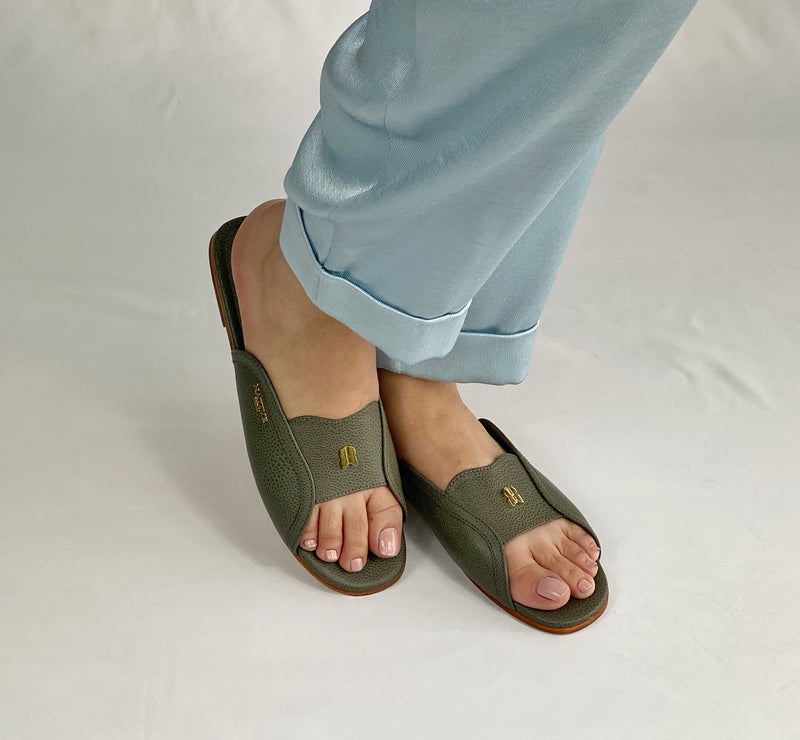 SF in Calf Solid in Lichen